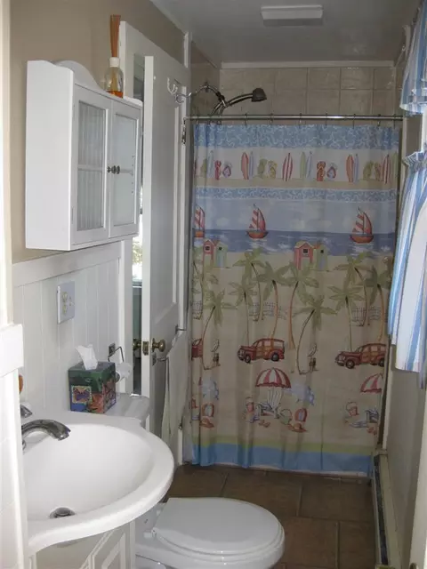 38 Hope Ave, Pocasset, MA 02559 photo 16