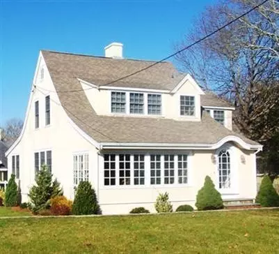 716 S Main St, Centerville, MA 02632 photo 1