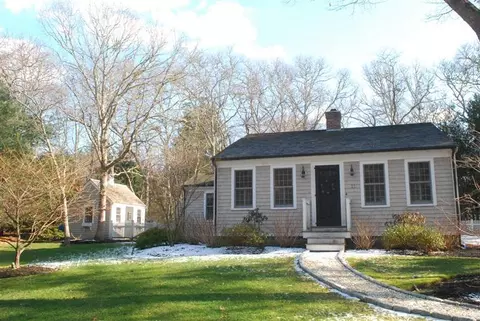 21 Dewey Ln, Cotuit, MA 02635 photo 18