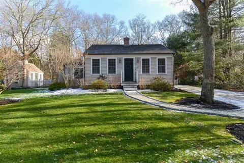 21 Dewey Ln, Cotuit, MA 02635 photo 1