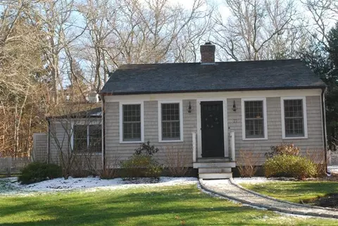21 Dewey Ln, Cotuit, MA 02635 photo 17
