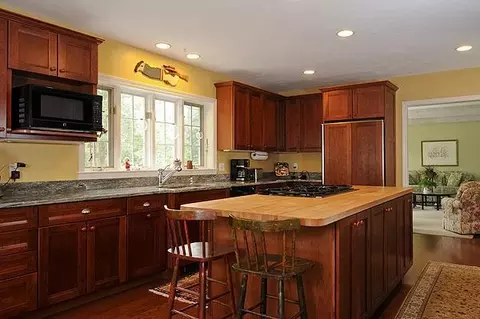 191 Carlson Ln, West Barnstable, MA 02668 photo 4