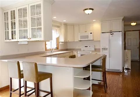 118 James Cir, Mashpee, MA 02649 photo 4
