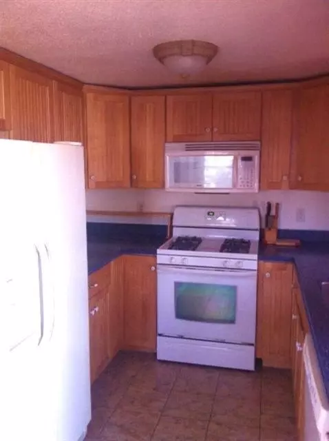 38 Restful Ln, Wareham, MA 02538 photo 2