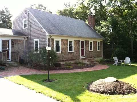 417 County Rd, Pocasset, MA 02559 photo 1