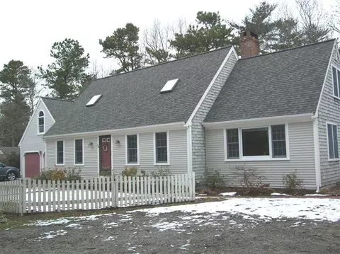 58 Yardarm Dr, Mashpee, MA 02649 photo 1