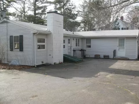 536 Main St, Cotuit, MA 02635 photo 2