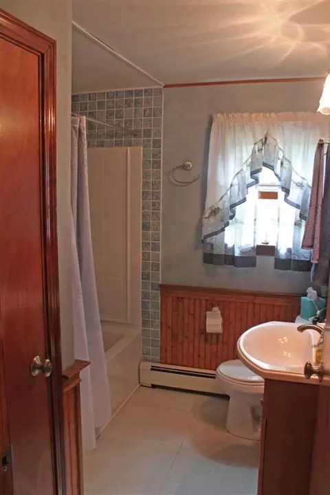 21 Mariner Cir, Cotuit, MA 02635 photo 9