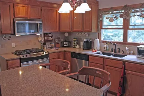 21 Mariner Cir, Cotuit, MA 02635 photo 5