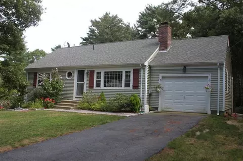 21 Mariner Cir, Cotuit, MA 02635 photo 2