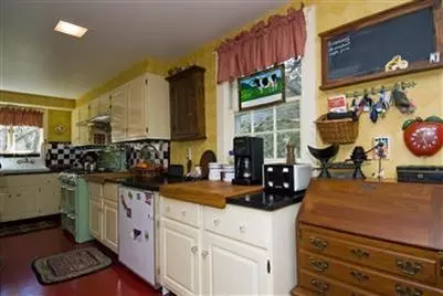 12 Willow St, West Barnstable, MA 02668 photo 8