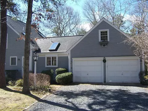 5 Roosevelt Rd, Cotuit, MA 02635 photo 4
