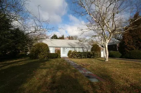 33 Pond St, Centerville, MA 02632 photo 3