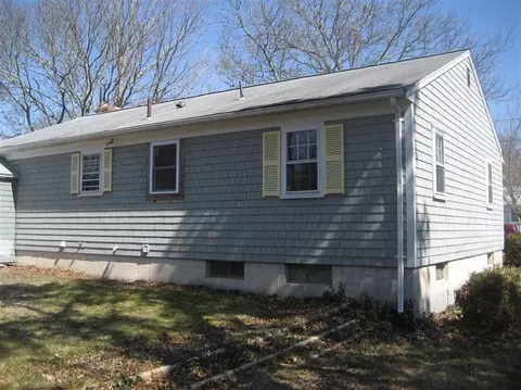 233 Megan Rd, Hyannis, MA 02601 photo 2