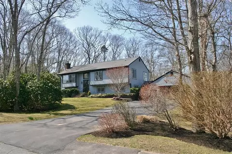60 Crocker Rd, West Barnstable, MA 02668 photo 1