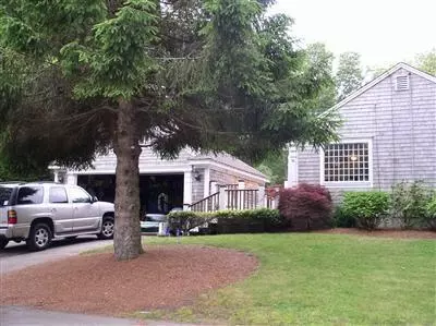 64 Sunset Cir, Mashpee, MA 02649 photo 2