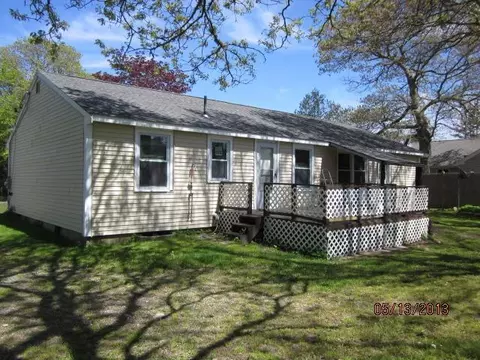 210 Walnut St, Hyannis, MA 02601 photo 4