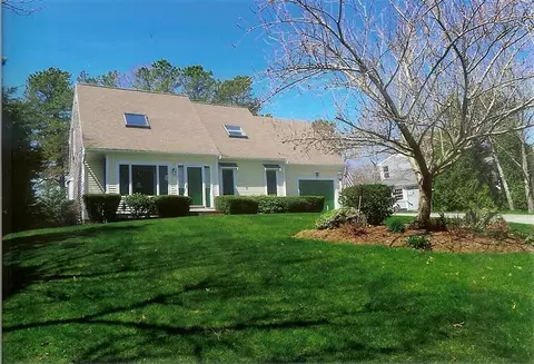 15 Leeshore Dr, Mashpee, MA 02649 photo 2