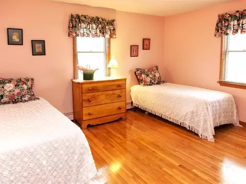 7 Robin Ln, Mashpee, MA 02649 photo 12
