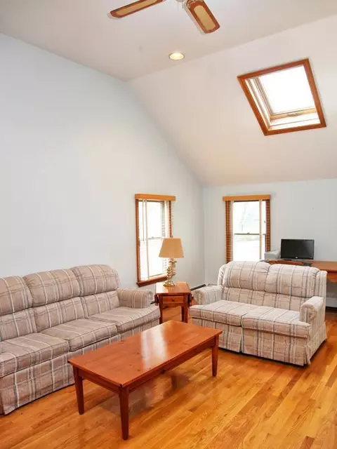 7 Robin Ln, Mashpee, MA 02649 photo 8