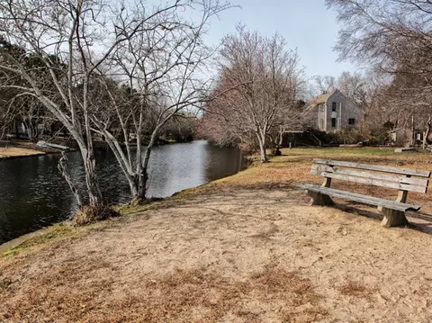 7 Robin Ln, Mashpee, MA 02649 photo 17