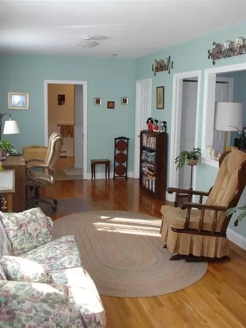 36 Halletts Ln, Marstons Mills, MA 02648 photo 4