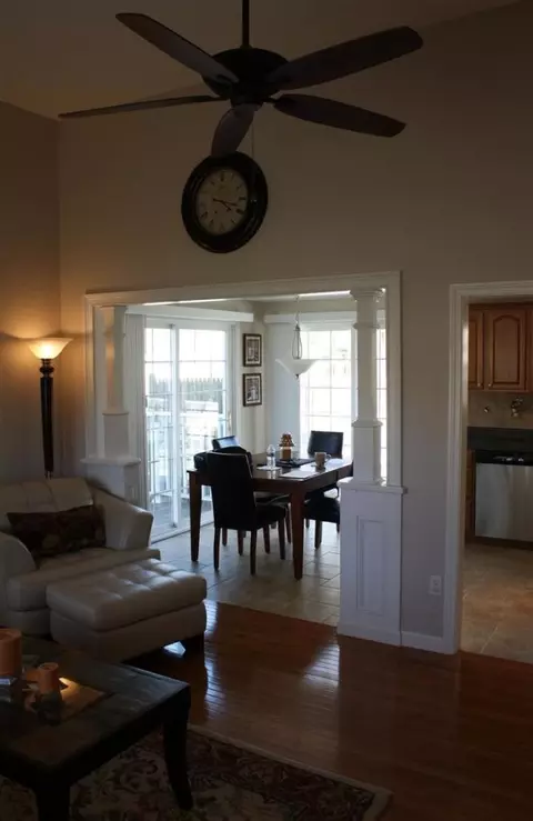 25 Wellesley Cir, Hyannis, MA 02601 photo 3