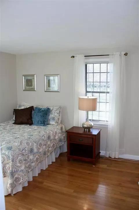 25 Wellesley Cir, Hyannis, MA 02601 photo 22