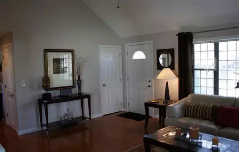 25 Wellesley Cir, Hyannis, MA 02601 photo 13