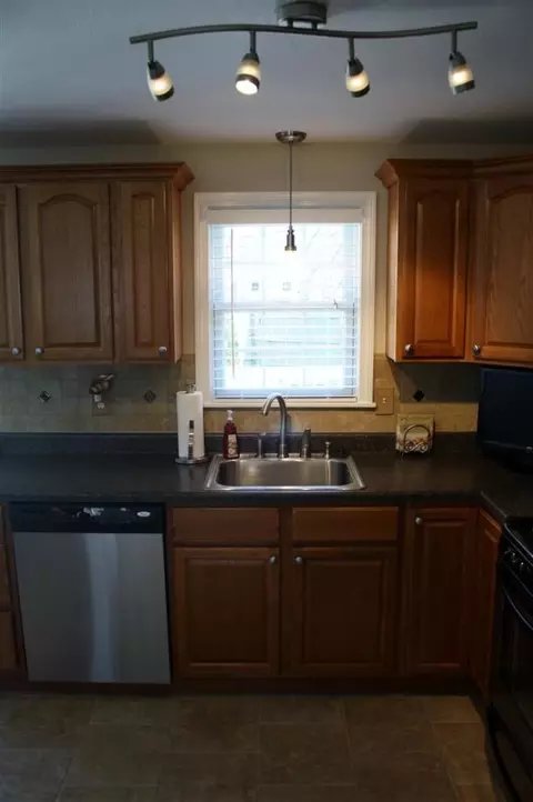 25 Wellesley Cir, Hyannis, MA 02601 photo 16