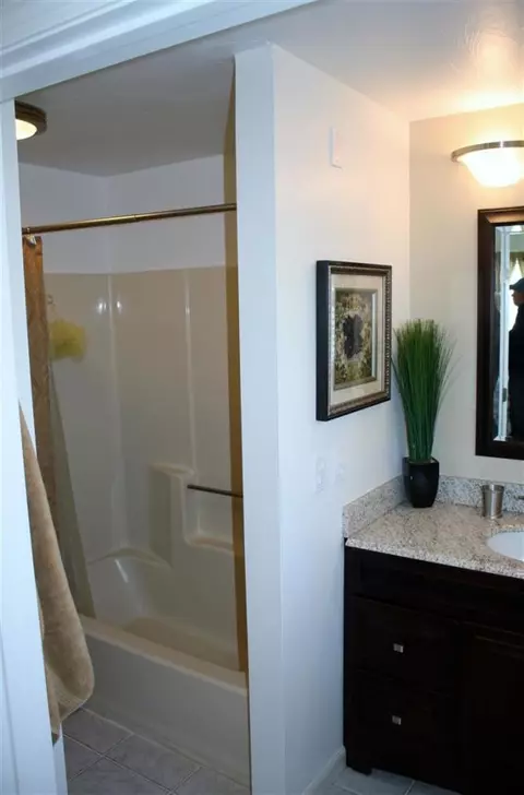 25 Wellesley Cir, Hyannis, MA 02601 photo 19