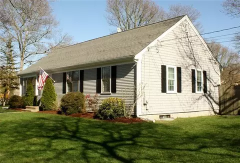 25 Wellesley Cir, Hyannis, MA 02601 photo 11