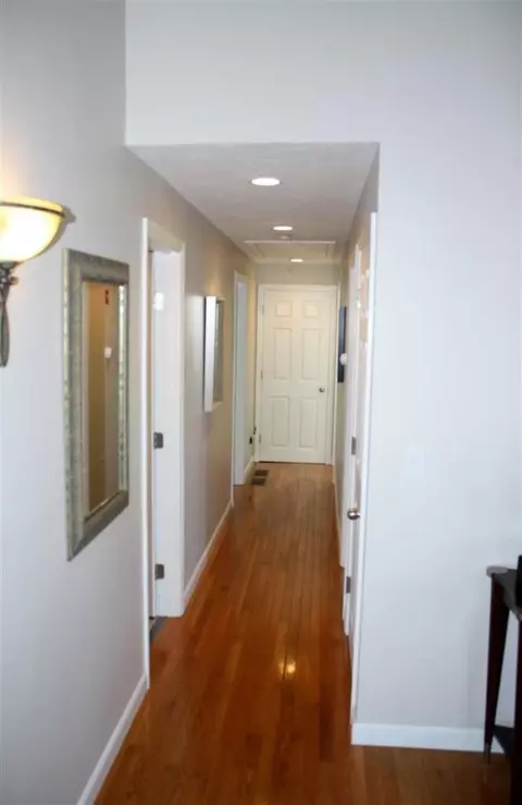 25 Wellesley Cir, Hyannis, MA 02601 photo 14