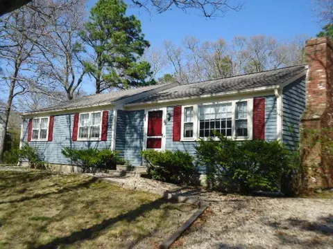 539 Cotuit Rd, Mashpee, MA 02649 photo 1