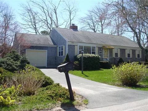 44 Shore Dr, Mashpee, MA 02649 photo 1