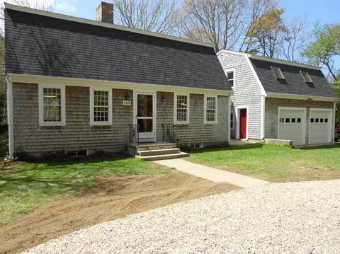 589 Old Stage Rd, Centerville, MA 02632 photo 1