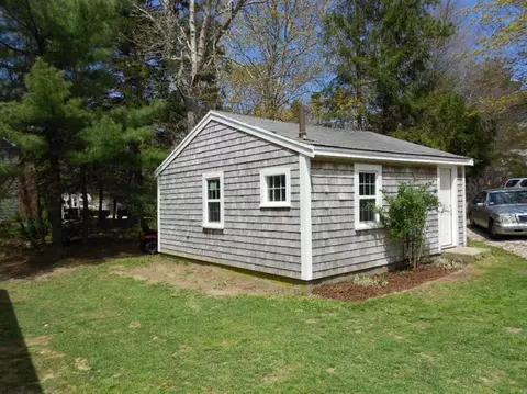 589 Old Stage Rd, Centerville, MA 02632 photo 4