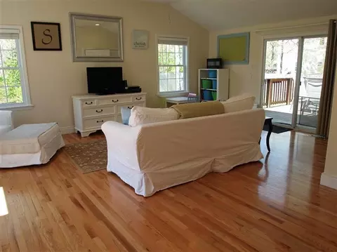 121 Trotters Ln, Marstons Mills, MA 02648 photo 4