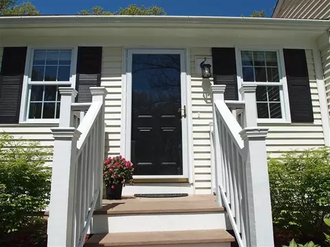 121 Trotters Ln, Marstons Mills, MA 02648 photo 3