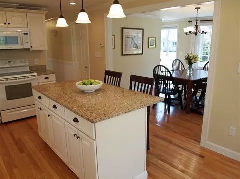 121 Trotters Ln, Marstons Mills, MA 02648 photo 9