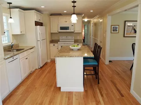 121 Trotters Ln, Marstons Mills, MA 02648 photo 10