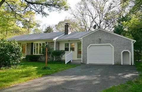 25 Jacqueline Ct, Centerville, MA 02632 photo 1