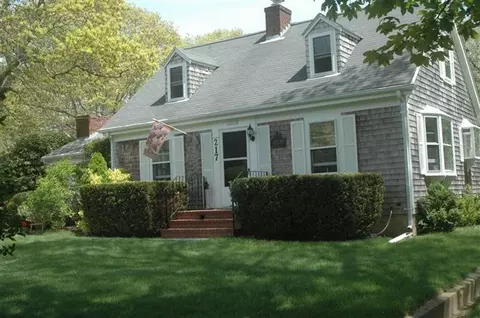 217 Scudder Ave, Hyannis, MA 02601 photo 1