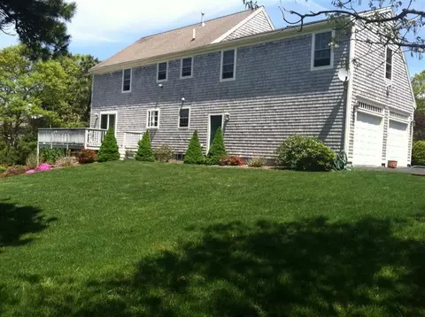 11 Equestrian Ave, Mashpee, MA 02649 photo 2