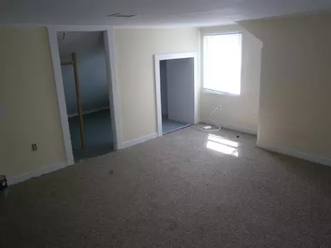 64 Walnut St, Hyannis, MA 02601 photo 4