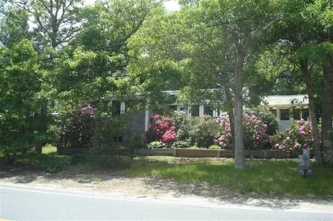 518 Cotuit Rd, Mashpee, MA 02649 photo 1