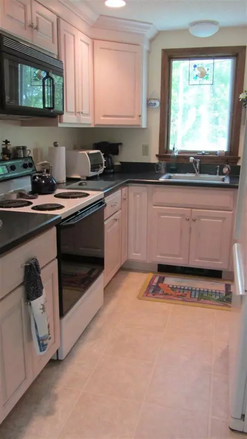 40 Baldwin Rd, Dennis, MA 02638 photo 3