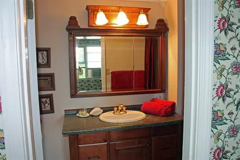 611 Cedar St, West Barnstable, MA 02668 photo 8
