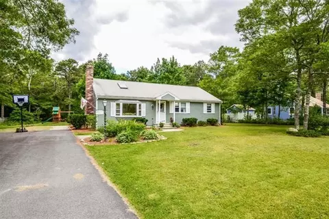 19 Spinnaker Ln, Pocasset, MA 02559 photo 2