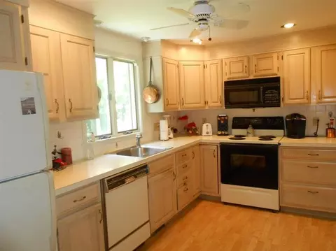 59 Pond View Dr, Centerville, MA 02632 photo 3